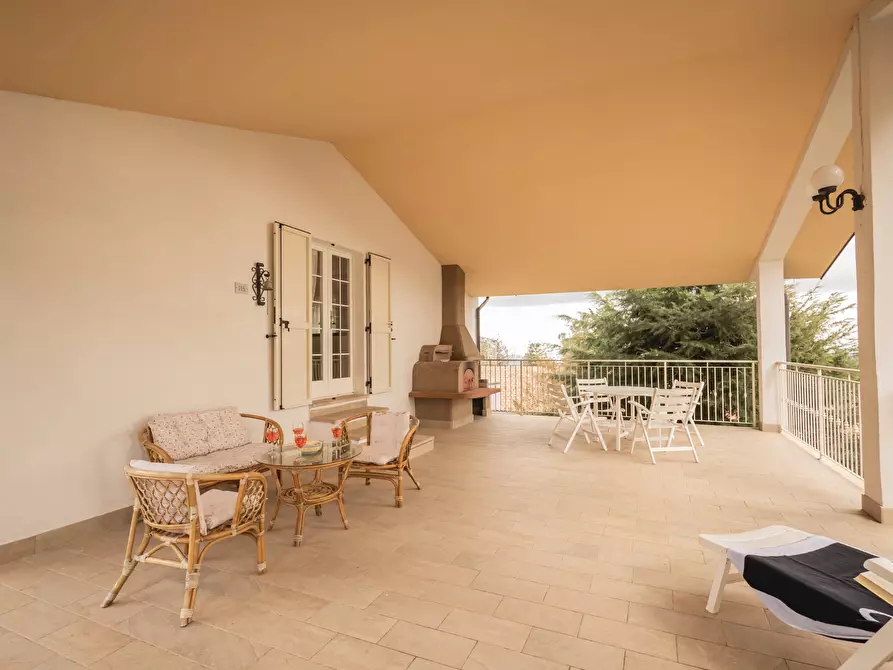 Immagine 3 di Villa in vendita  in Strada Provinciale 6 56 a Montecopiolo