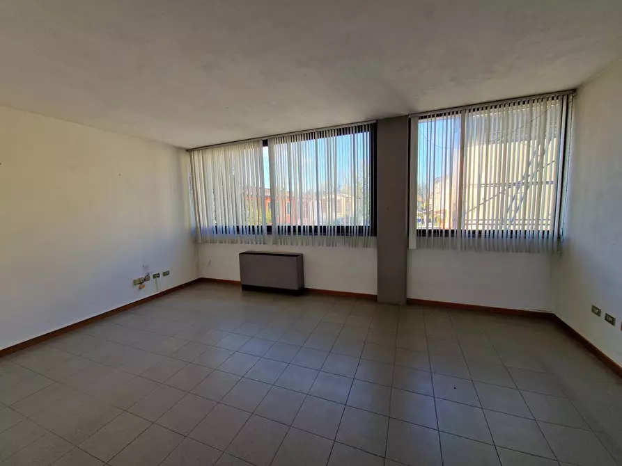 Immagine 3 di Ufficio in vendita  in Via Don Giovanni Minzoni 64 a Lucca