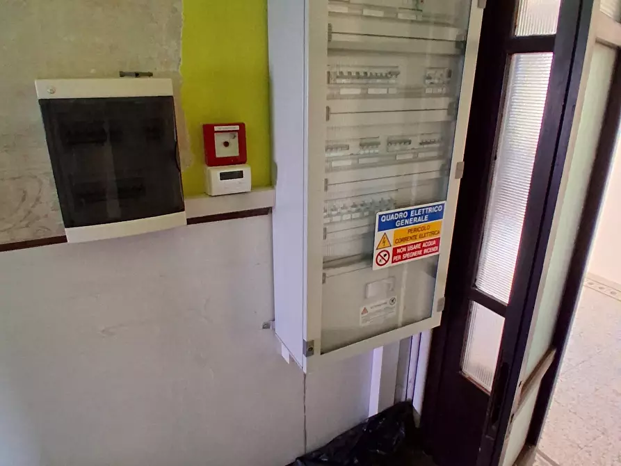 Immagine 10 di Ufficio in affitto  in Via C. Angeloni a Lucca