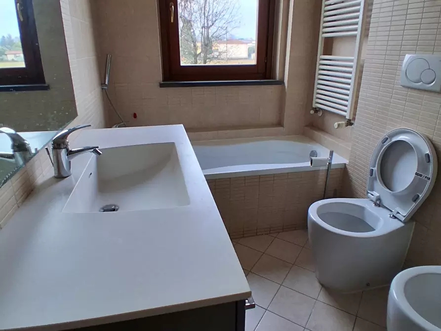 Immagine 15 di Villetta a schiera in affitto  in Via Ingrillini a Lucca