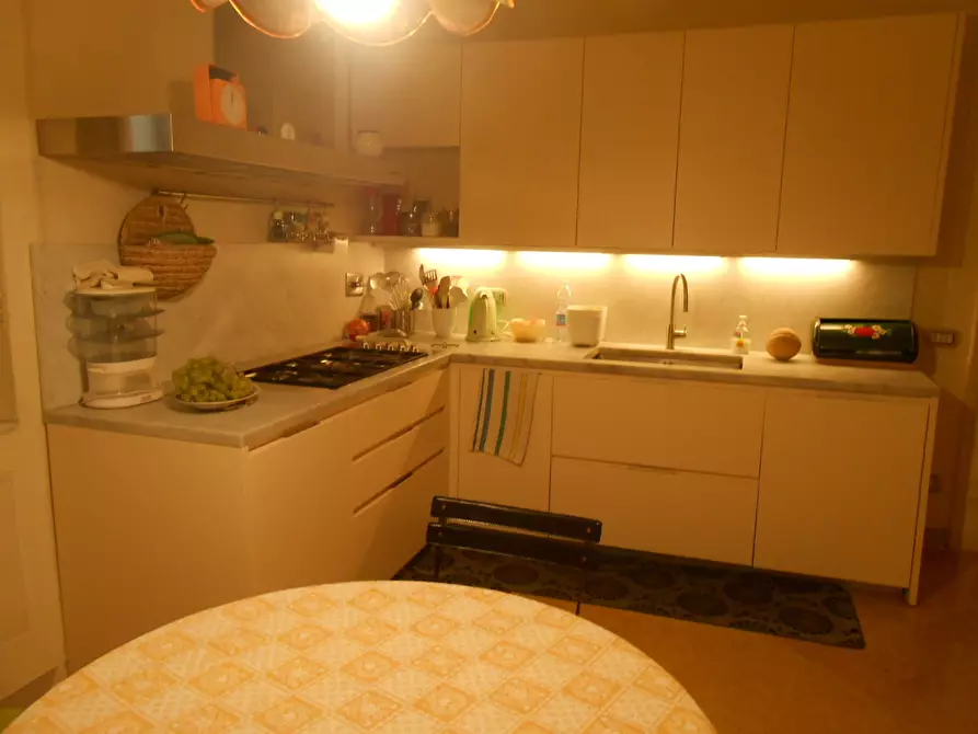 Immagine 17 di Villa in vendita  in Via Francesco Ferraris a Lucca