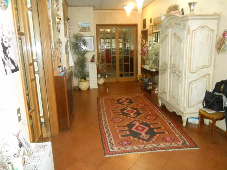 Immagine 2 di Villa in vendita  in Via Francesco Ferraris a Lucca