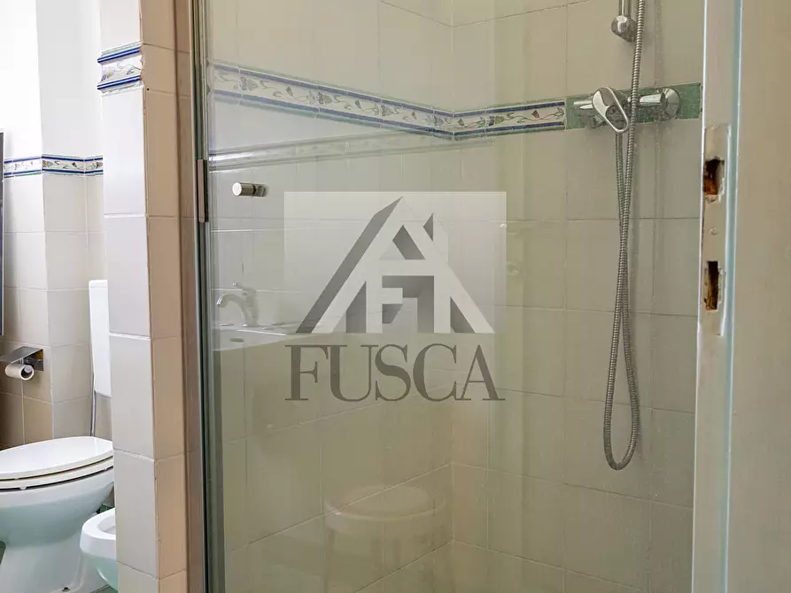 Immagine 9 di Pentalocale in vendita  in Via Pisana a Lucca