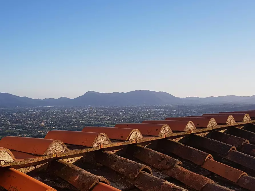 Immagine 10 di Rustico / casale in vendita  in Via di Matraia a Capannori
