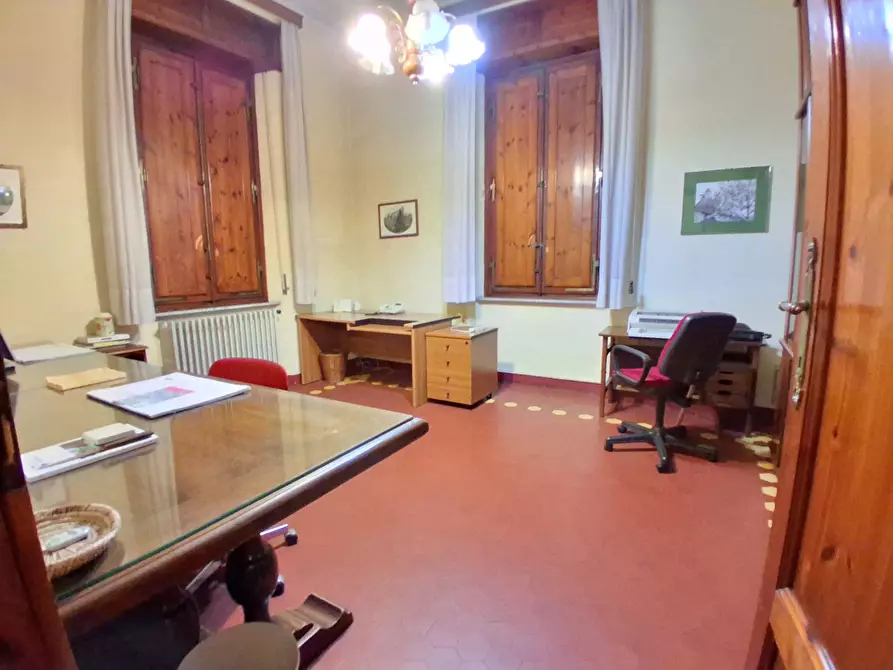 Immagine 6 di Ufficio in vendita  in Via Castruccio Buonamici a Lucca