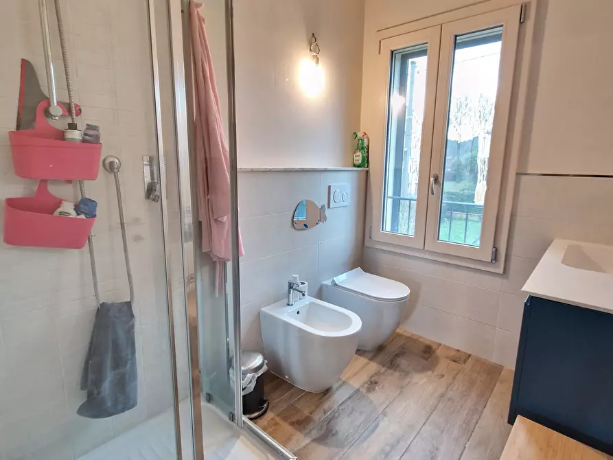 Immagine 14 di Villa in vendita  in Via del Palazzaccio a Lucca