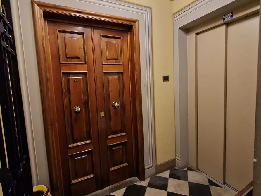 Immagine 14 di Pentalocale in vendita  in piazza san pietro somali a Lucca