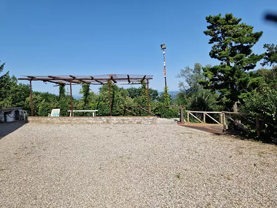 Immagine 74 di Rustico / casale in vendita  in Via Vecchia di Nozzano a Lucca