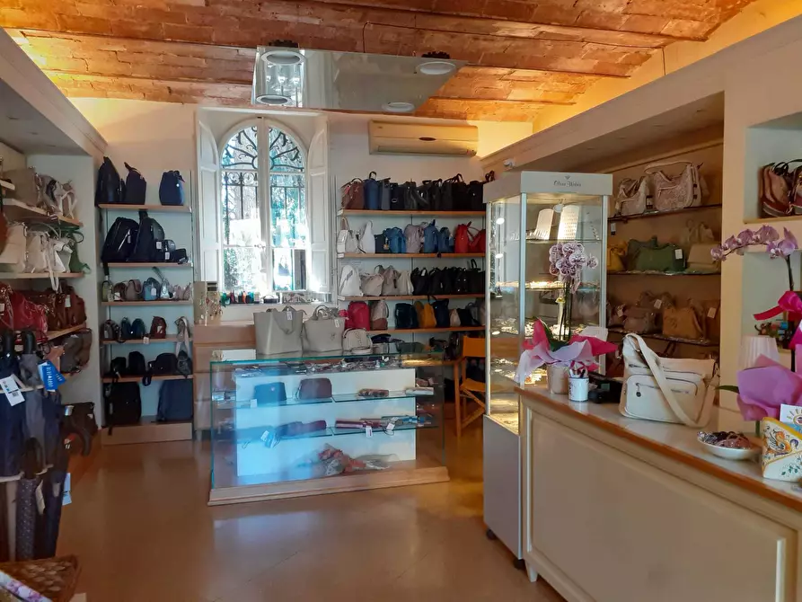 Immagine 16 di Capannone industriale in affitto  in Viale G. Puccini a Lucca