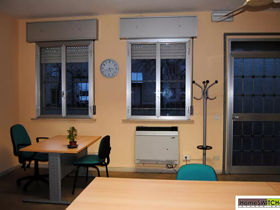 Immagine 8 di Ufficio in affitto  in Viale Puccini a Lucca