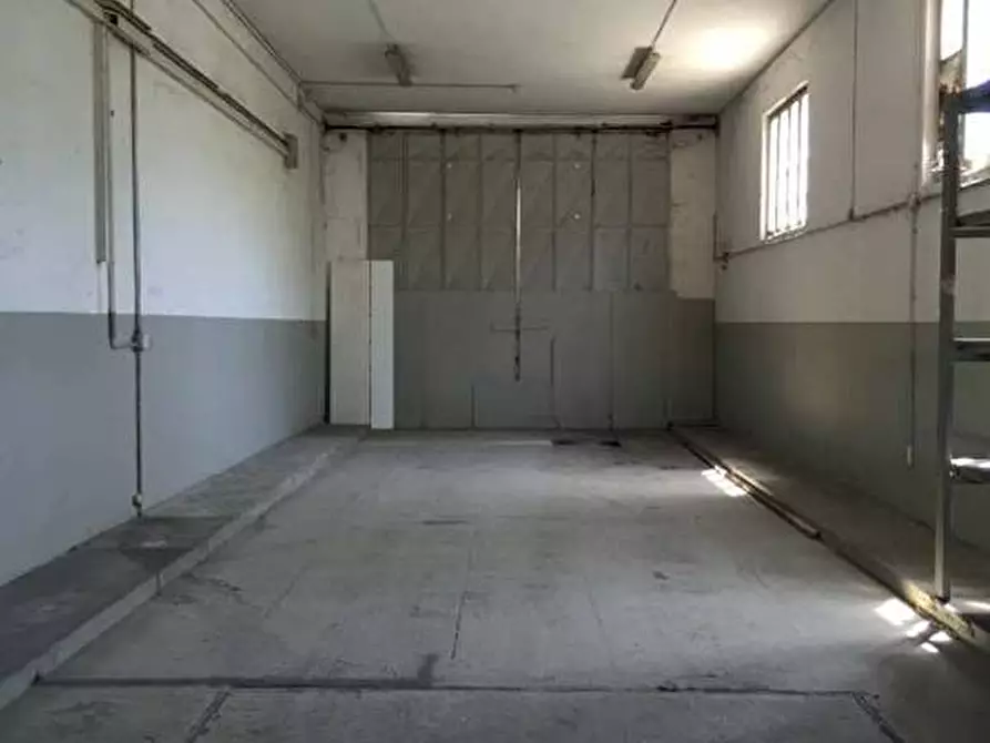 Immagine 8 di Capannone industriale in vendita  in Viale Guglielmo Marconi a Viareggio