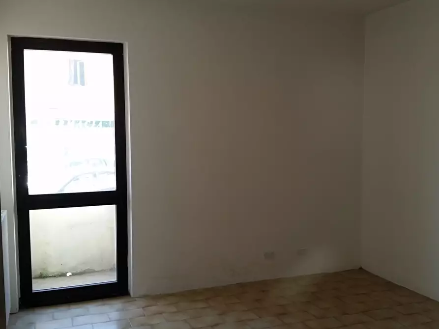 Immagine 7 di Ufficio in vendita  in Viale G. Puccini a Lucca