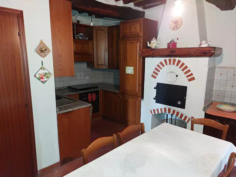 Immagine 3 di Appartamento in vendita  in Via del Toro a Lucca