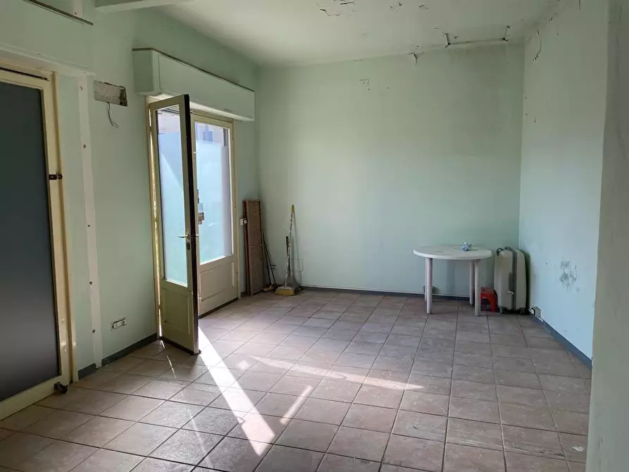 Immagine 2 di Capannone industriale in vendita  in Via Sarzanese a Lucca