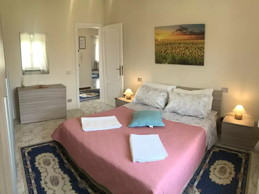 Immagine 6 di Quadrilocale in affitto  a Lucca