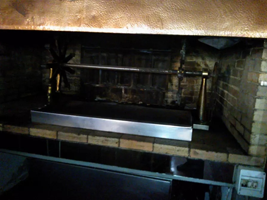 Immagine 2 di Locale commerciale in affitto  in Viale G. Puccini a Lucca