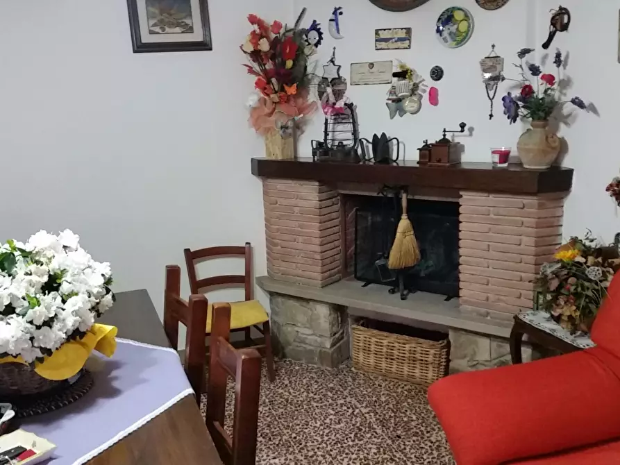 Immagine 15 di Villa in vendita  in bollori a Lucca