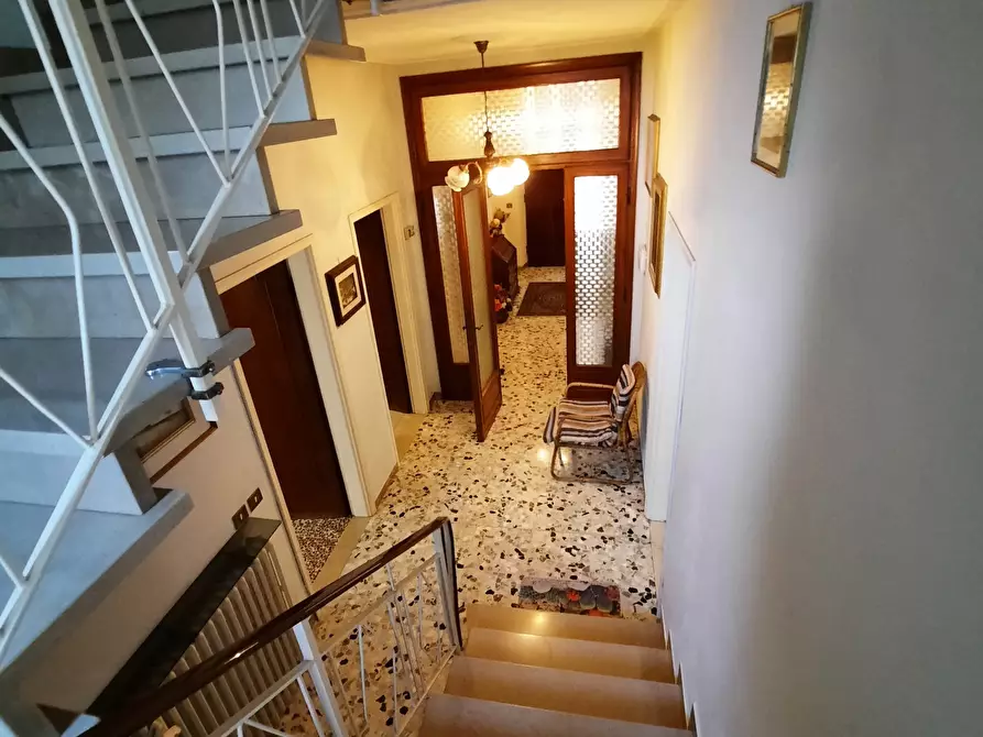 Immagine 19 di Villa in vendita  in bollori a Lucca