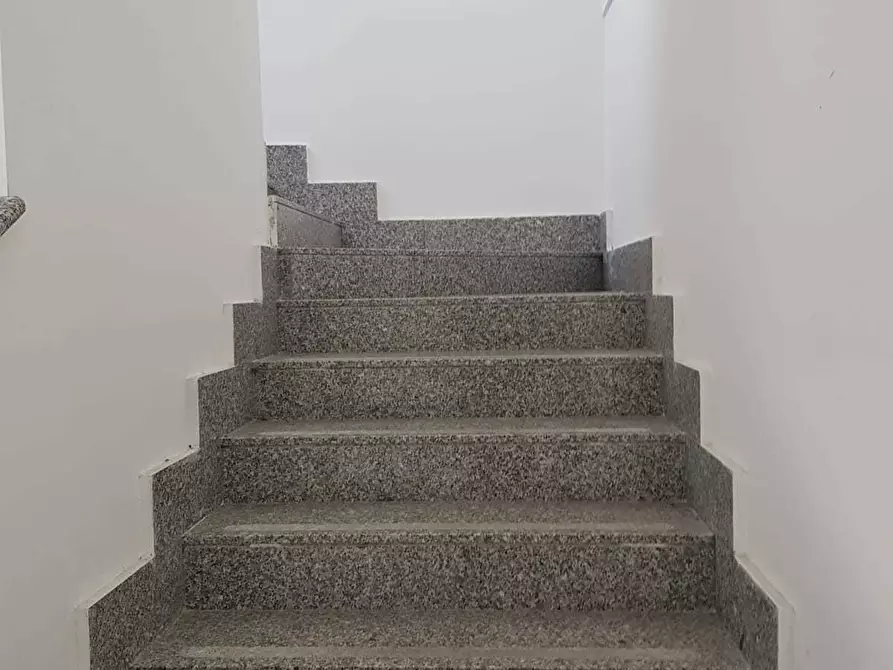 Immagine 9 di Ufficio in affitto  in Viale Castruccio Castracani a Lucca