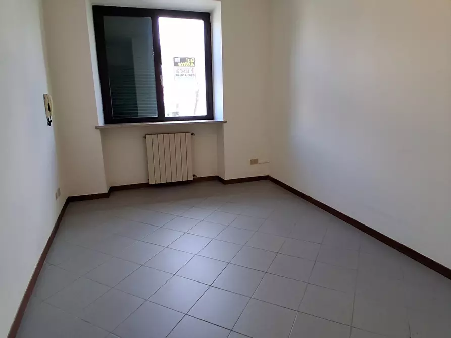 Immagine 10 di Ufficio in affitto  in Viale Puccini a Lucca