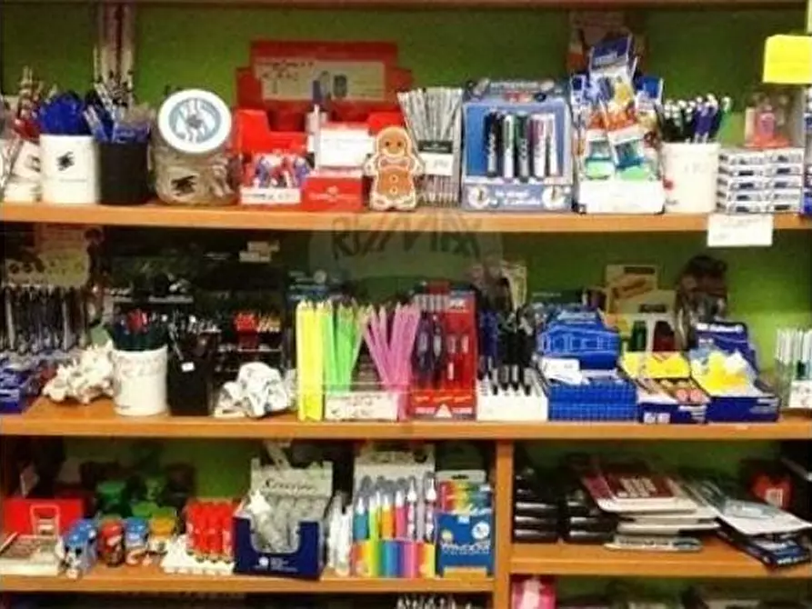 Immagine 8 di Edicola in vendita  in Corte Compagni a Lucca