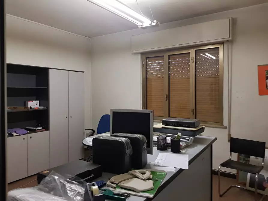 Immagine 6 di Attività artigianale in vendita  a Capannori