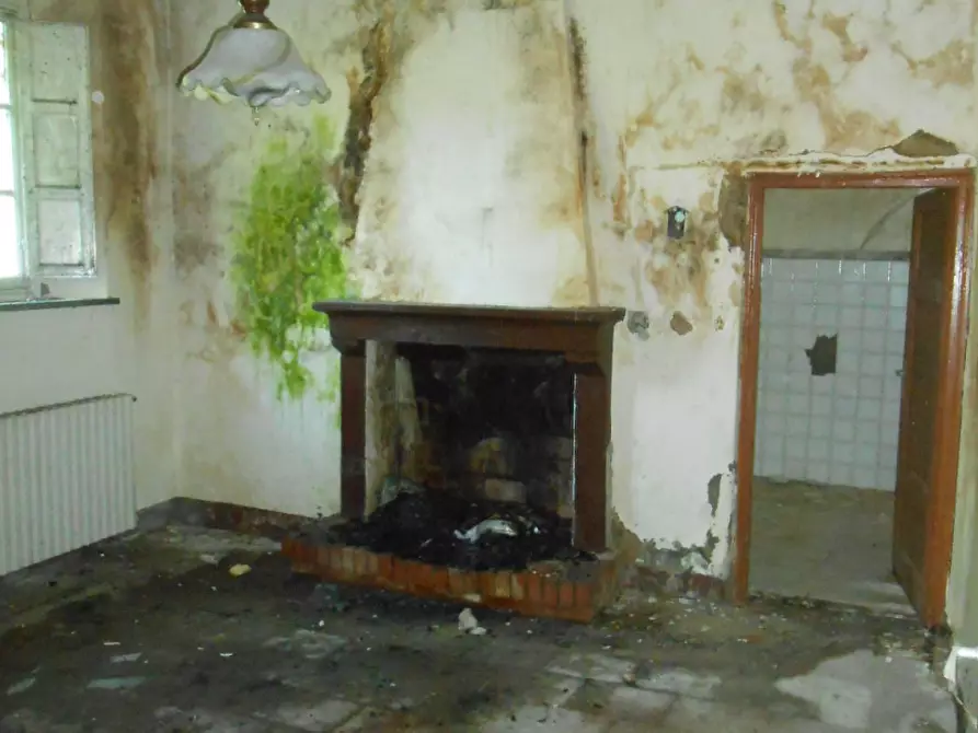 Immagine 22 di Rustico / casale in vendita  in via della pieve a Capannori