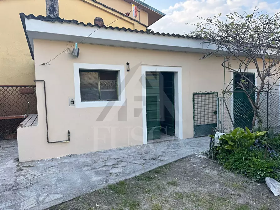 Immagine 3 di Villa in vendita  in Via dei Landucci a Lucca