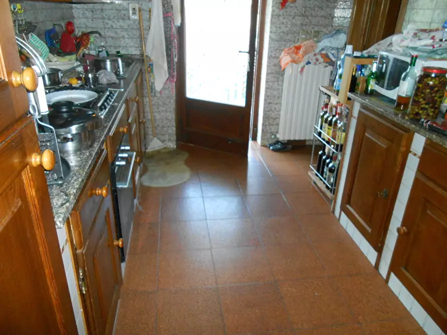 Immagine 10 di Villa in vendita  in Via Francesco Ferraris a Lucca