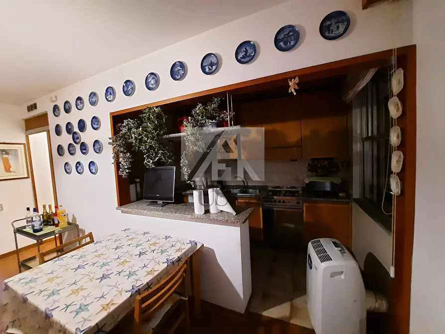 Immagine 4 di Villa in vendita  in Via dei Lippi a Lucca