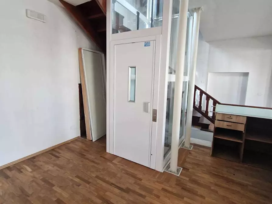 Immagine 8 di Capannone industriale in affitto  in Via Sarzanese 533 a Lucca