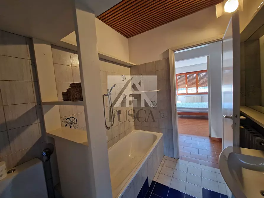 Immagine 11 di Bilocale in vendita  in Viale G. Puccini 433 a Lucca