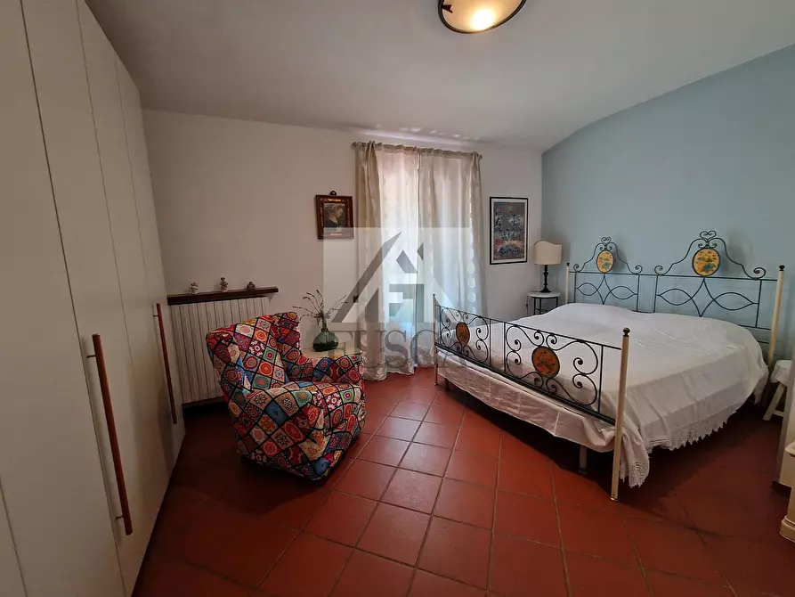 Immagine 54 di Villa in vendita  in via vecchia i a Lucca