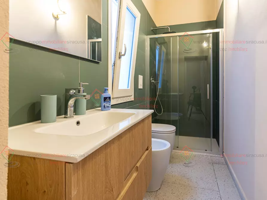 Immagine 10 di Trilocale in vendita  a Siracusa