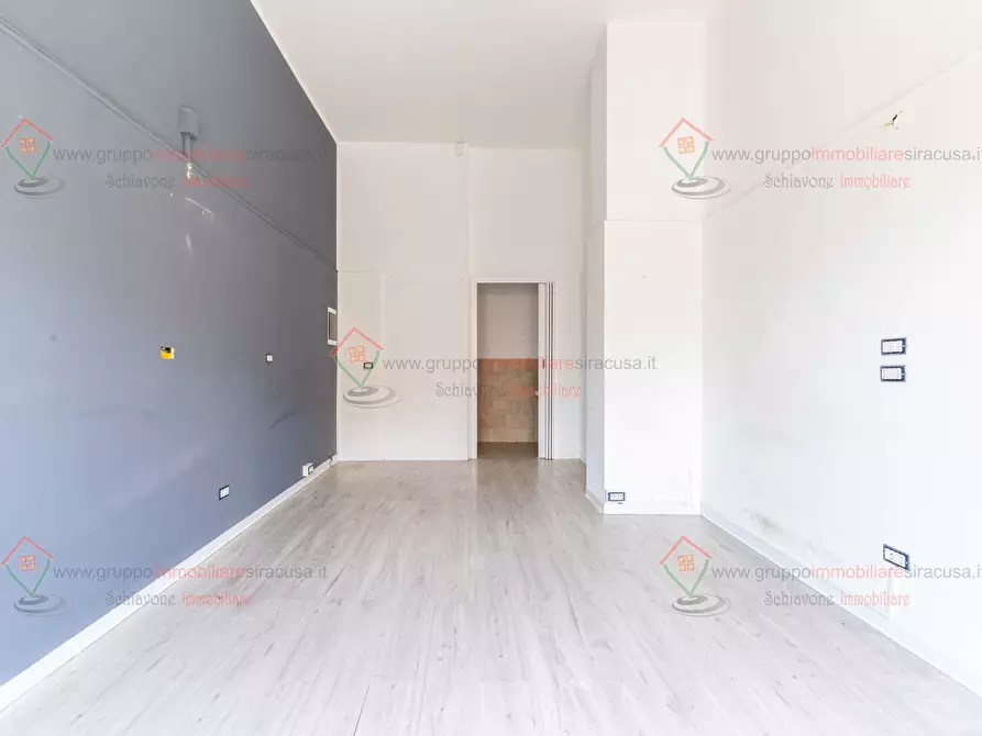 Immagine 1 di Locale commerciale in vendita  a Siracusa