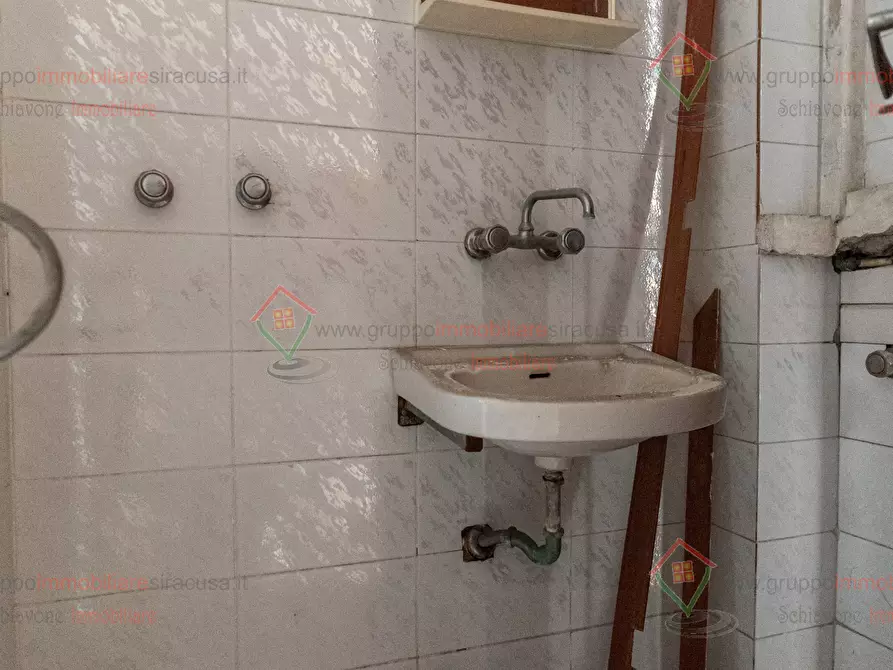 Immagine 7 di Garage in vendita  a Siracusa