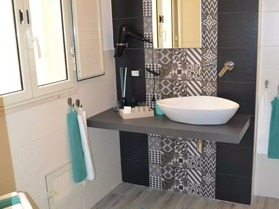 Immagine 11 di Bilocale in affitto  a Siracusa