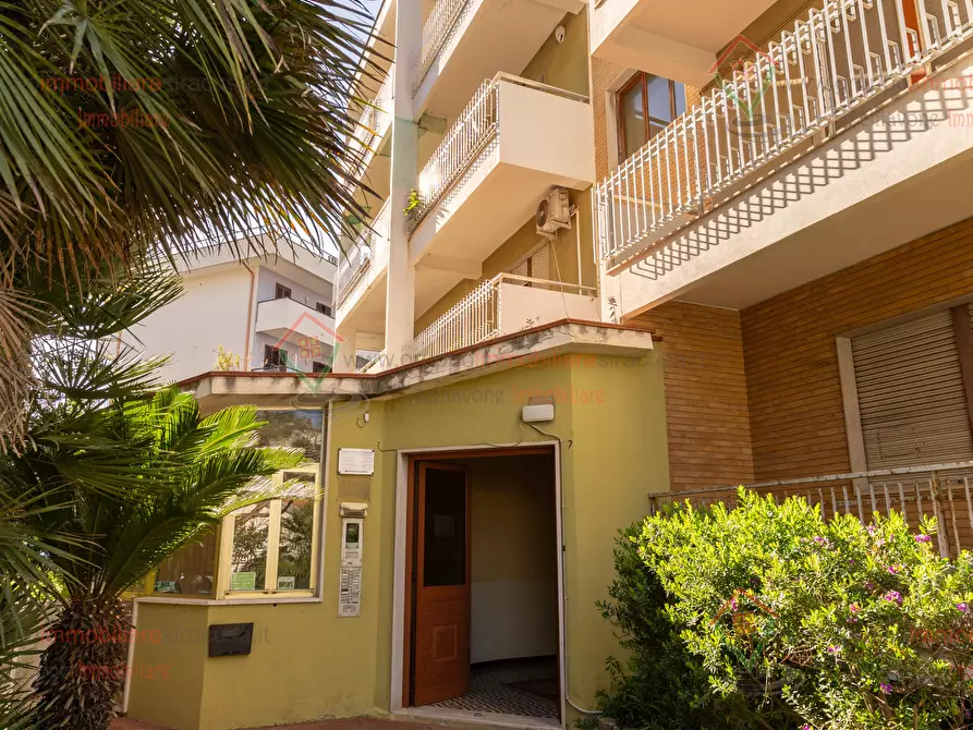 Immagine 31 di Pentalocale in affitto  a Siracusa