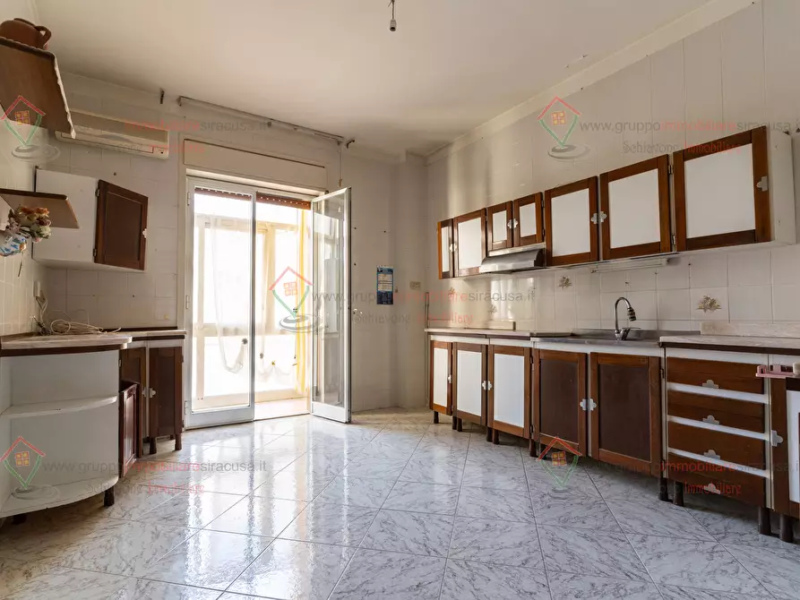Immagine 13 di Pentalocale in vendita  a Siracusa