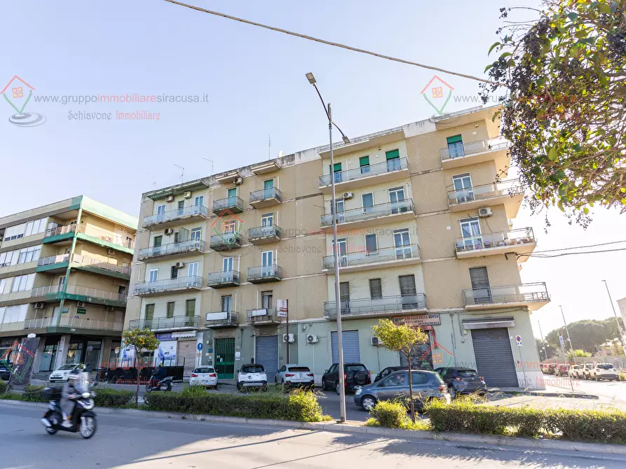 Immagine 1 di Locale commerciale in affitto  a Siracusa