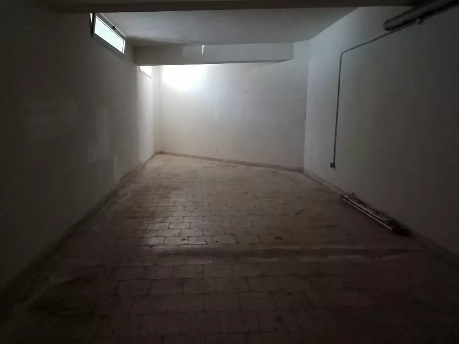 Immagine 8 di Magazzino in affitto  a Siracusa