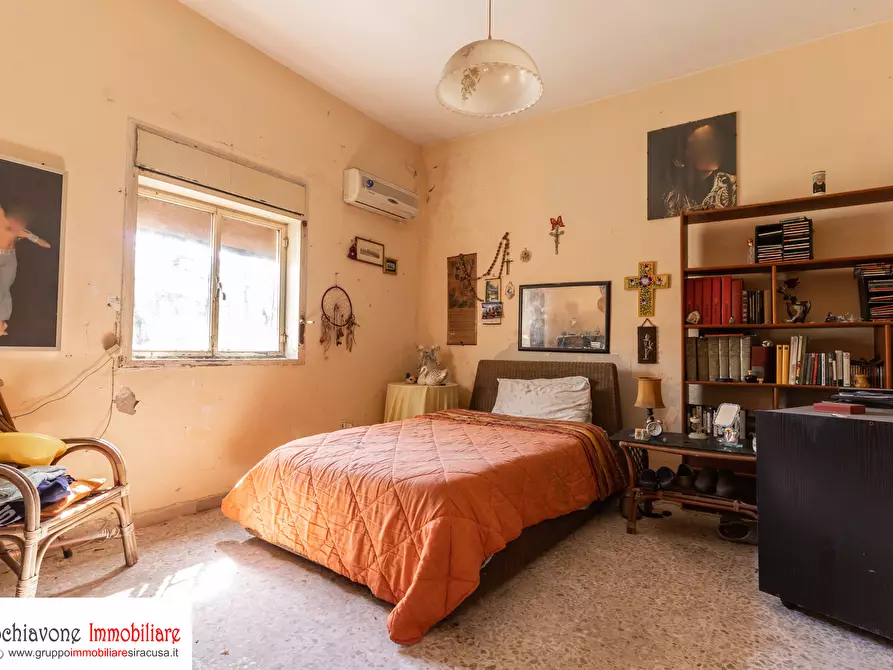 Immagine 38 di Villa in vendita  a Siracusa