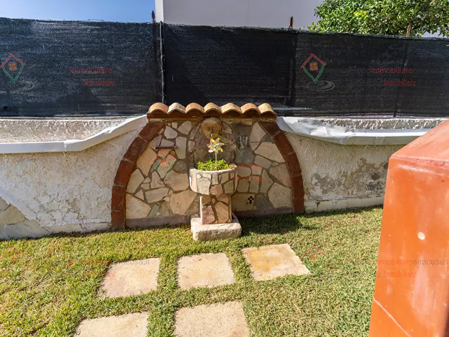 Immagine 36 di Villa in vendita  a Siracusa