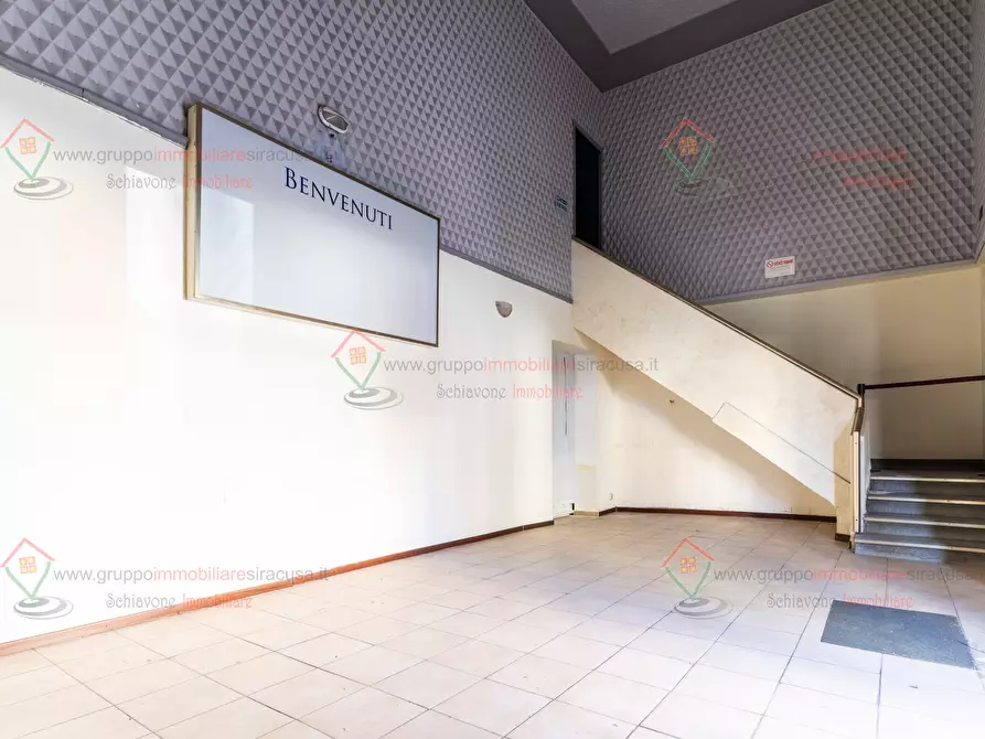 Immagine 2 di Locale commerciale in vendita  a Siracusa