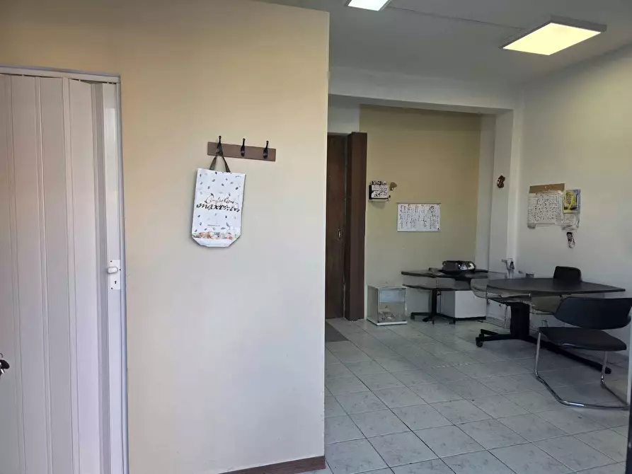 Immagine 7 di Magazzino in vendita  a Siracusa