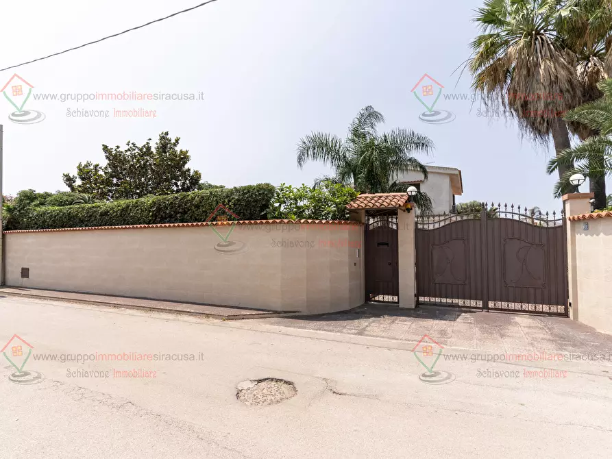 Immagine 34 di Villa in vendita  a Siracusa