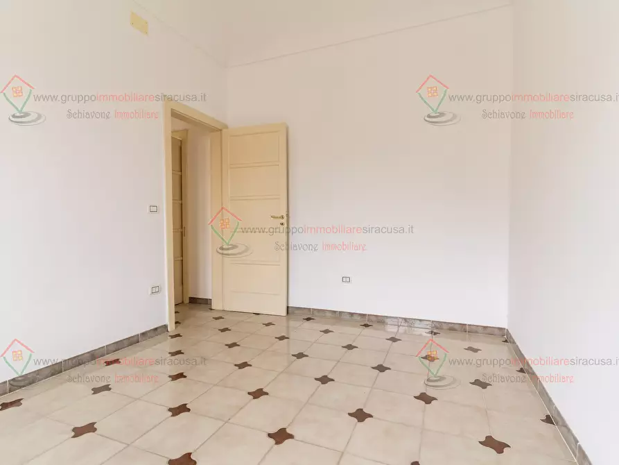 Immagine 13 di Trilocale in vendita  a Siracusa