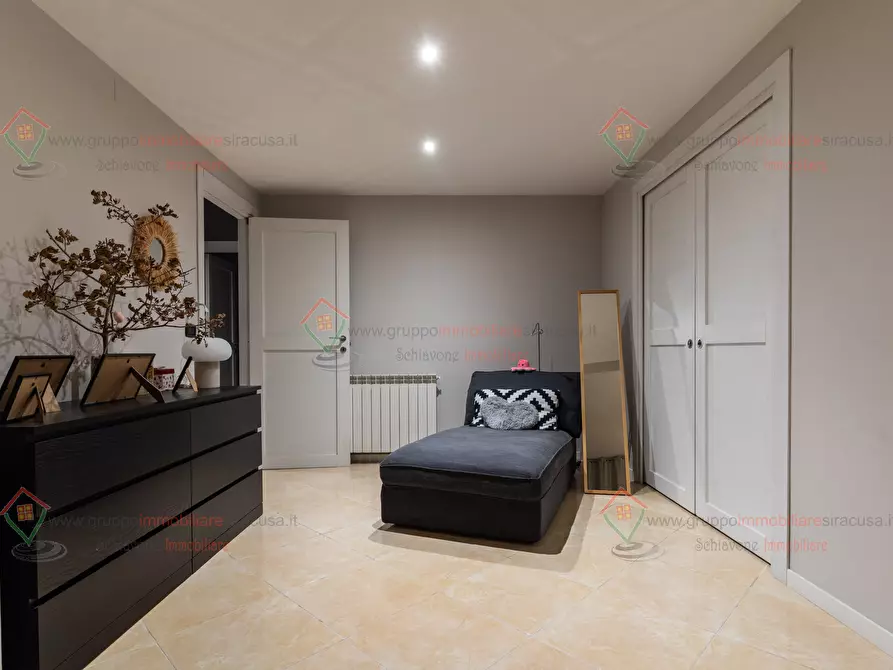 Immagine 15 di Trilocale in vendita  a Siracusa