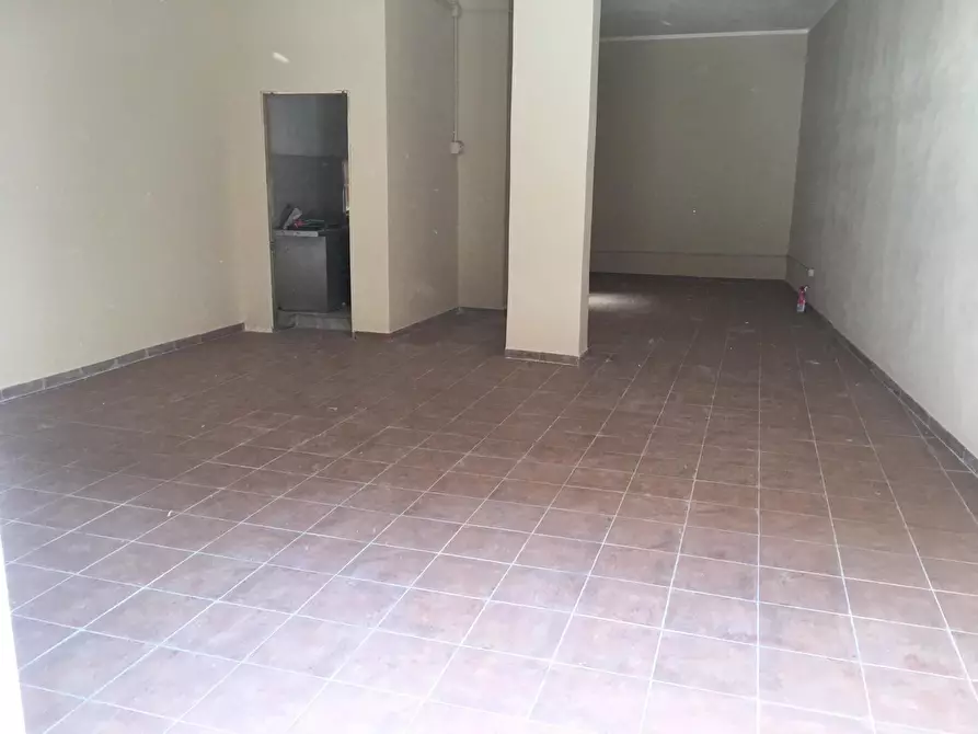 Immagine 2 di Locale commerciale in affitto  a Siracusa