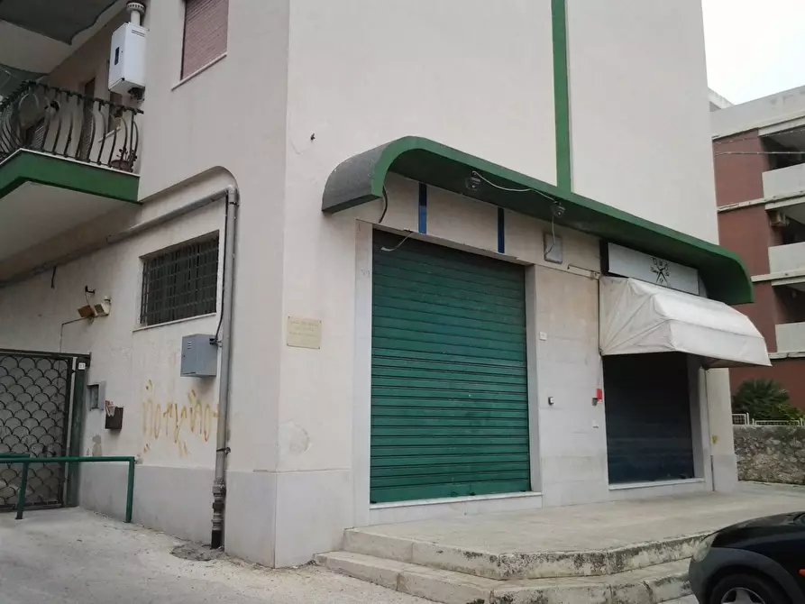 Immagine 1 di Locale commerciale in affitto  a Siracusa